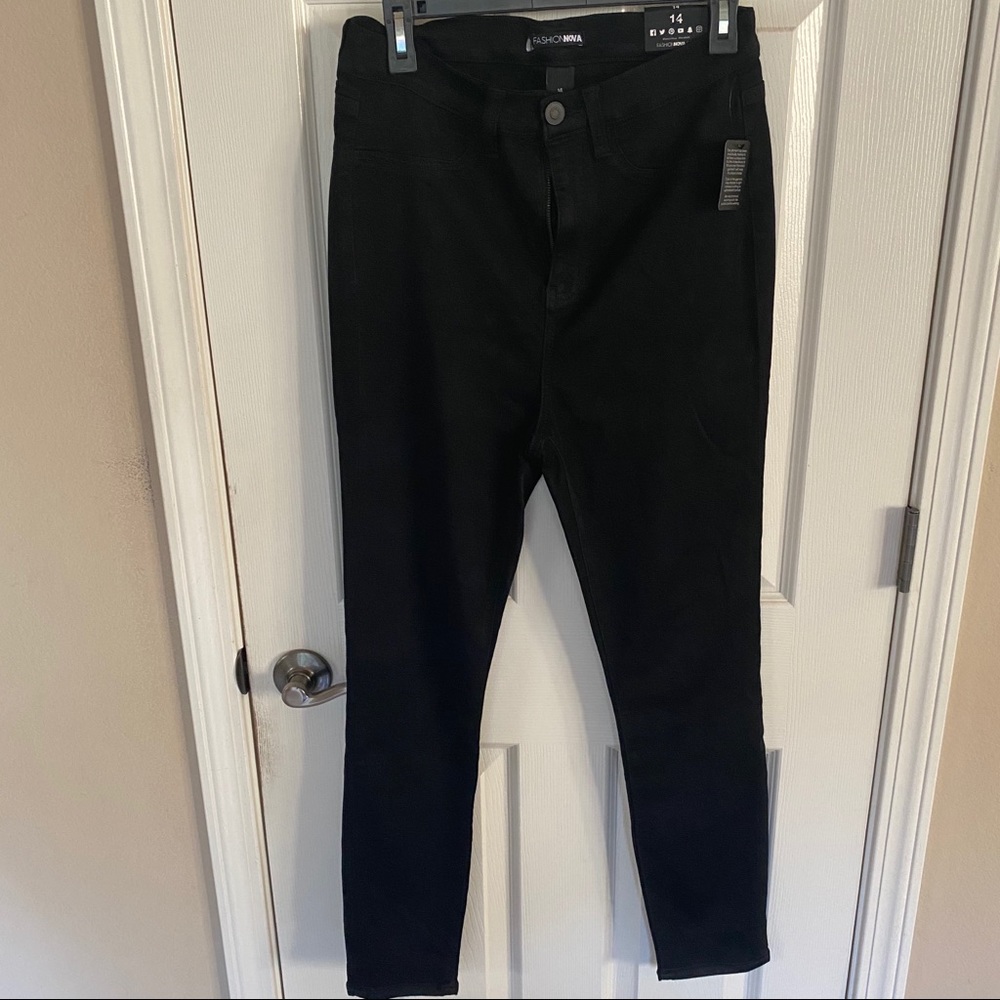 Fashion Nova Black High Waisted Jeans - Size 14